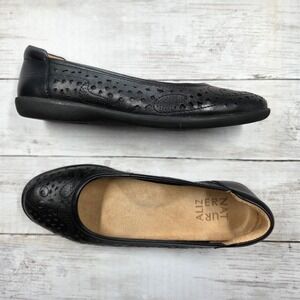 Naturalizer Flats Women 6M Black Leather Slip-On Perforated Laser Cut Round Toe